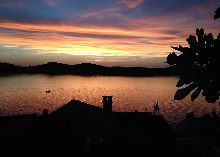 Torriano House Szybenik